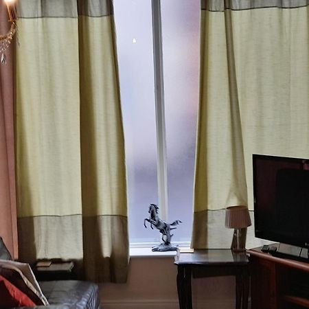 Shakespeare Apartment Measham Bagian luar foto